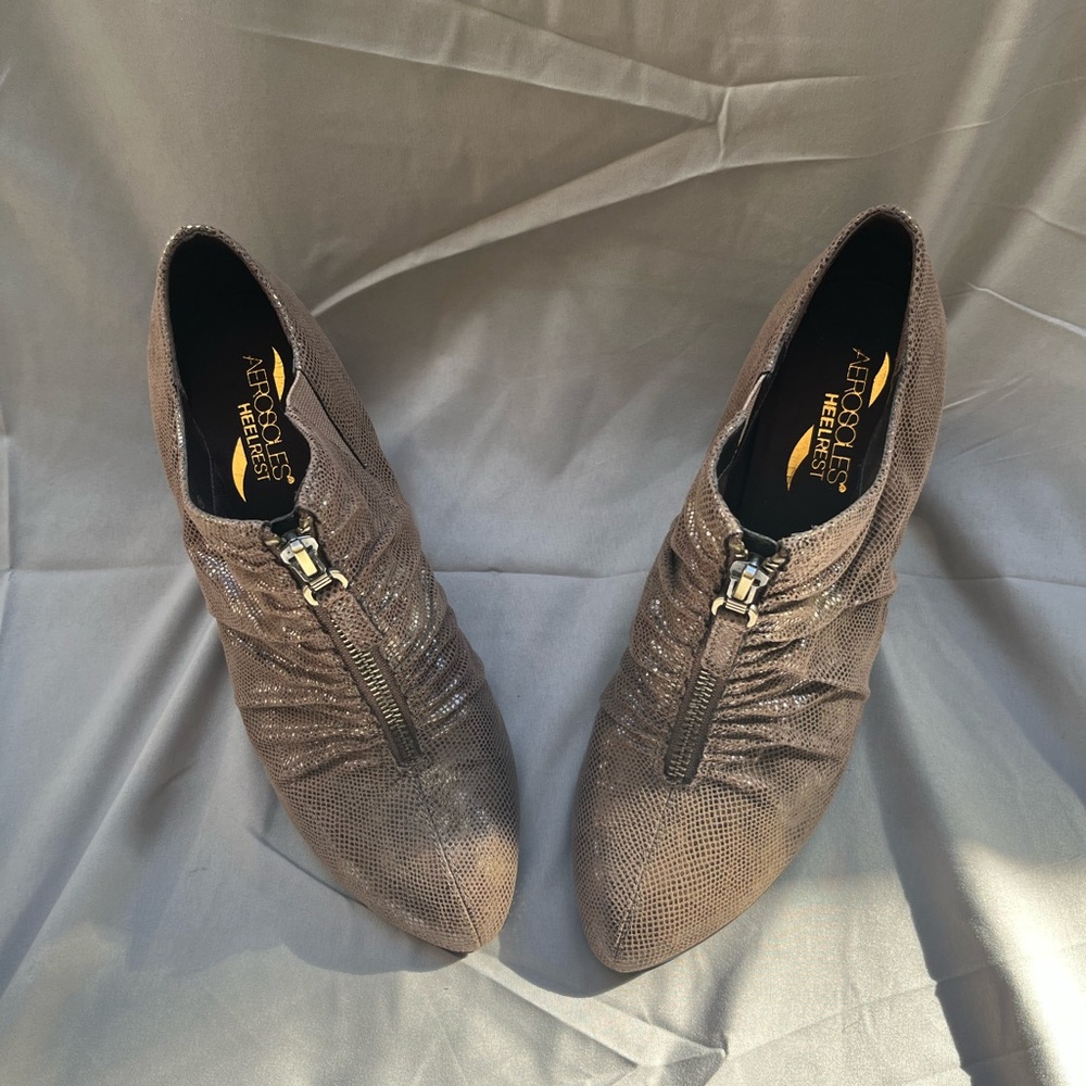 Aerosoles brown shimmering faux leather 3 inch heels
